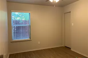 415 E 4th Ave, Belton, TX 76513 - Photo 16