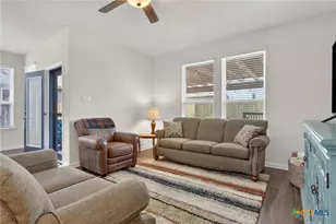 573 Summersweet Rd, New Braunfels, TX 78130 - Photo 6