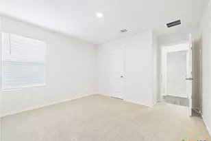1012 Betsy Dr, Seguin, TX 78155 - Photo 12