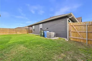 1012 Betsy Dr, Seguin, TX 78155 - Photo 26