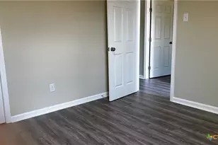 808 E 6th St, Nixon, TX 78140 - Photo 26