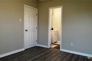 808 E 6th St, Nixon, TX 78140 - Photo 14