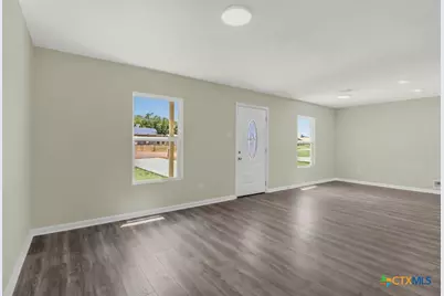 808 E 6th Street, Nixon, TX 78140 - Photo 4
