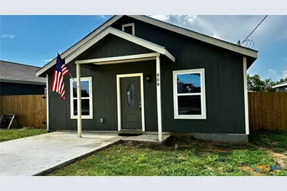 808 E 6th Street, Nixon, TX 78140 - Photo 1