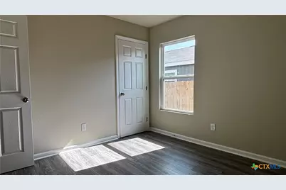 808 E 6th Street, Nixon, TX 78140 - Photo 20
