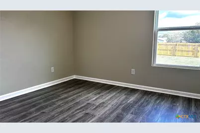 808 E 6th Street, Nixon, TX 78140 - Photo 26