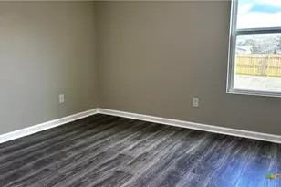 808 E 6th St, Nixon, TX 78140 - Photo 26