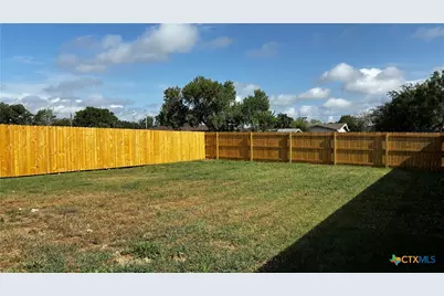 808 E 6th Street, Nixon, TX 78140 - Photo 30