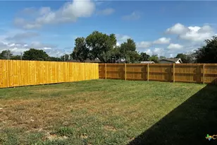 808 E 6th St, Nixon, TX 78140 - Photo 30