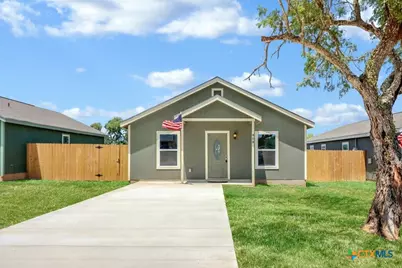 808 E 6th Street, Nixon, TX 78140 - Photo 1
