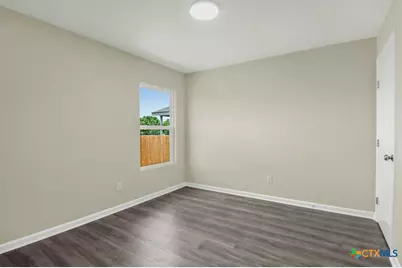 808 E 6th Street, Nixon, TX 78140 - Photo 18