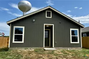 808 E 6th St, Nixon, TX 78140 - Photo 28