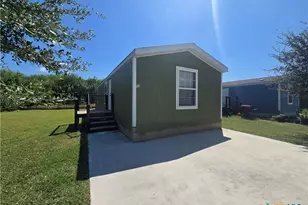1911 Wald Rd, New Braunfels, TX 78132 - Photo 2