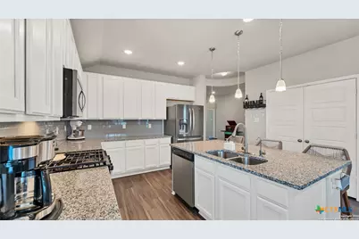 1711 Stone House, New Braunfels, TX 78132 - Photo 4