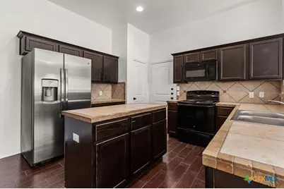 586 Creekside Circle, New Braunfels, TX 78130 - Photo 6