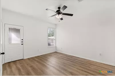 586 Creekside Circle, New Braunfels, TX 78130 - Photo 10