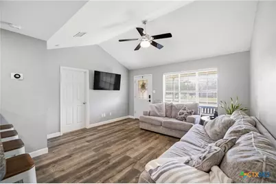 607 Dove, Victoria, TX 77905 - Photo 10
