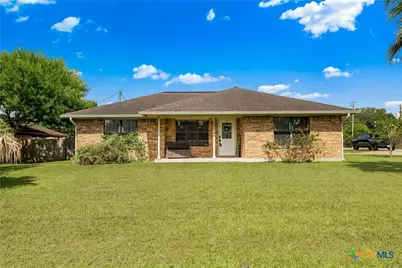 607 Dove, Victoria, TX 77905 - Photo 2