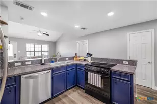 607 Dove, Victoria, TX 77905 - Photo 14
