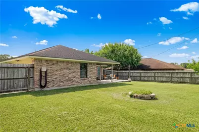 607 Dove, Victoria, TX 77905 - Photo 6