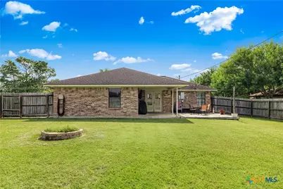 607 Dove, Victoria, TX 77905 - Photo 4