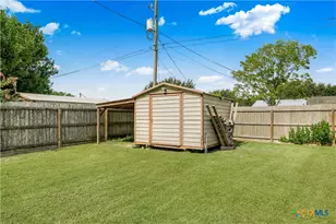 607 Dove, Victoria, TX 77905 - Photo 8