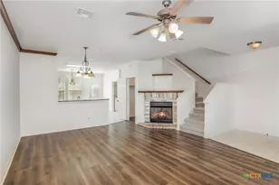 2215 Dry Creek Dr, Round Rock, TX 78681 - Photo 2