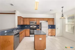 2215 Dry Creek Dr, Round Rock, TX 78681 - Photo 4