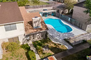 101 A Maplewood Dr, Victoria, TX 77901 - Photo 1