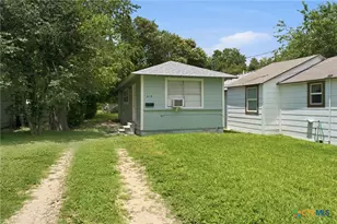 618 E Ireland St, Seguin, TX 78155 - Photo 4
