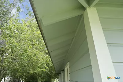 618 E Ireland Street, Seguin, TX 78155 - Photo 6