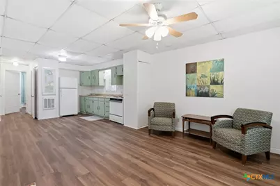 618 E Ireland Street, Seguin, TX 78155 - Photo 10