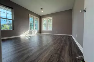 302 Smith St, Gonzales, TX 78629 - Photo 12