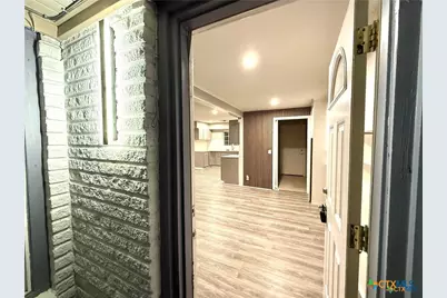 302 Smith Street, Gonzales, TX 78629 - Photo 2