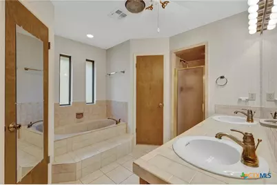 1940 Squire Circle, New Braunfels, TX 78130 - Photo 26
