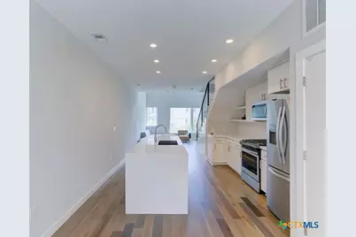 2002 E 7th Street #215, Austin, TX 78702 - Photo 4