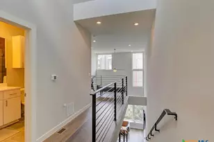 2002 E 7th St, Austin, TX 78702 - Photo 10