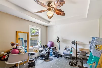 203 Ernst Street, Victoria, TX 77901 - Photo 16
