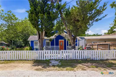 203 Ernst Street, Victoria, TX 77901 - Photo 2