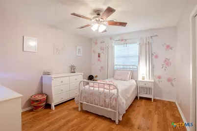 109 Norwich Glen Street, Victoria, TX 77904 - Photo 16