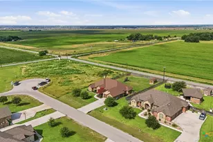 4572 Prairie Summit, Seguin, TX 78155 - Photo 2