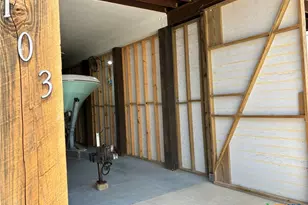 103 W Commerce St, Port O'Connor, TX 77982 - Photo 12