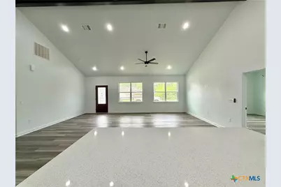 501 Walnut St, Yoakum, TX 77995 - Photo 6