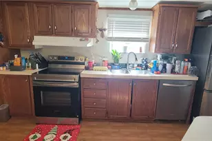 706 W Cleveland Ave, Seadrift, TX 77983 - Photo 8