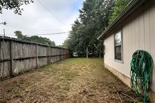 129 Riverside Dr, San Marcos, TX 78666 - Photo 4