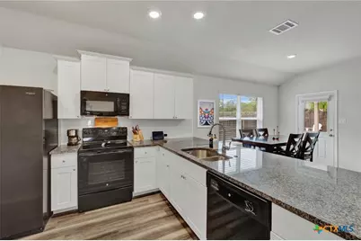 1814 Strawberry Field, New Braunfels, TX 78130 - Photo 6