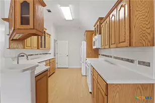 1559 Golden Sage Dr, Seguin, TX 78155 - Photo 14