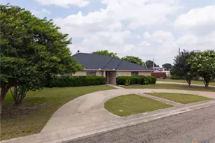 148 Sunflower, Lampasas, TX 76550 - Photo 2