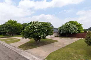 148 Sunflower, Lampasas, TX 76550 - Photo 10