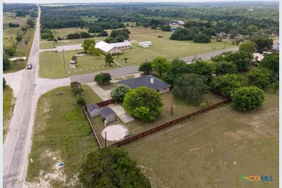 148 Sunflower, Lampasas, TX 76550 - Photo 32